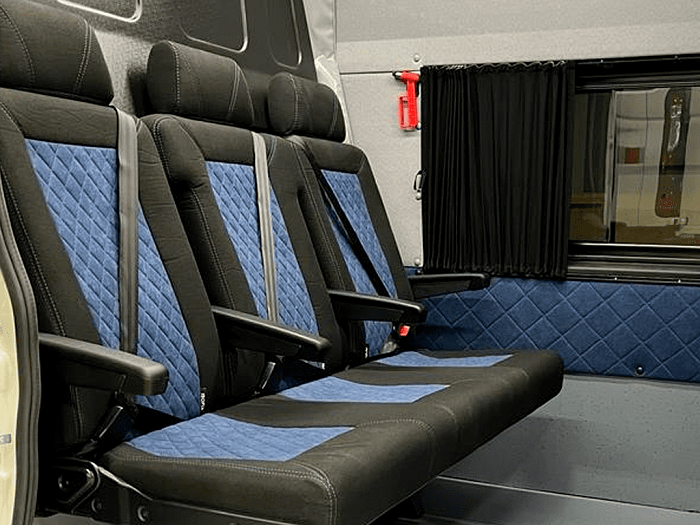 Грузопассажирский автобус DongFeng K33-561
